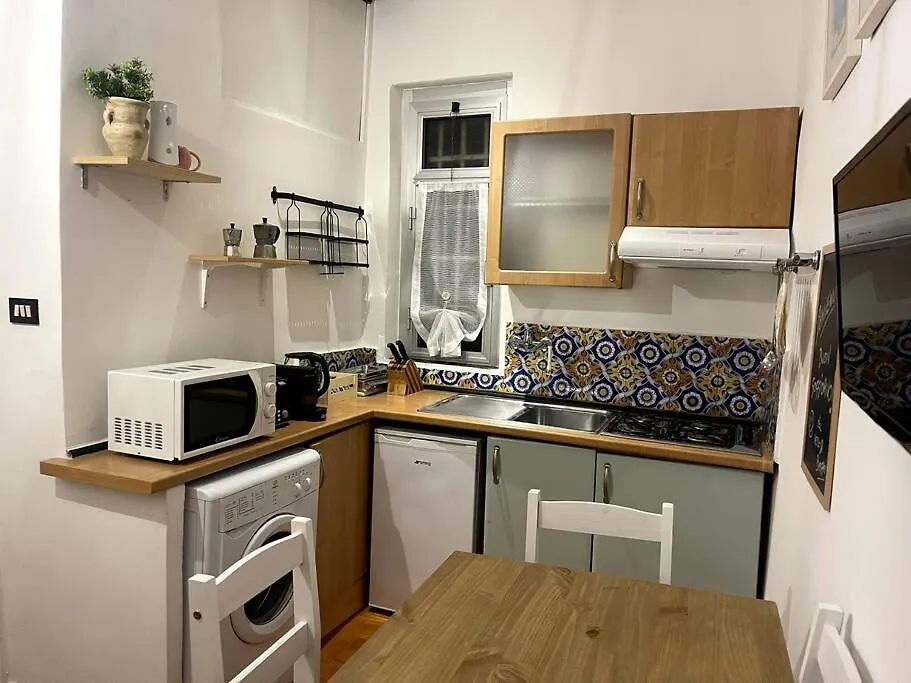 Ridi Che Ti Passa In Vico Lavagna Apartamento Génova Itália